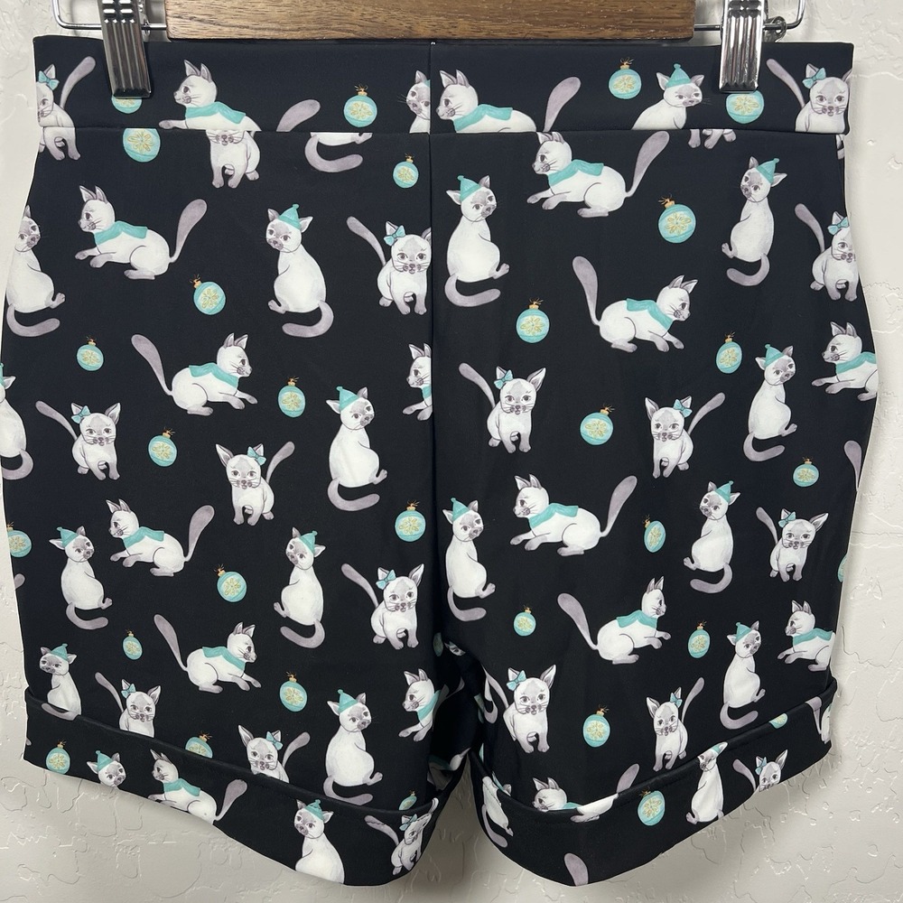 Blackmilk Shorts Cuffed Size Medium Christmas Kitties Cats Black - Picture 3 of 8
